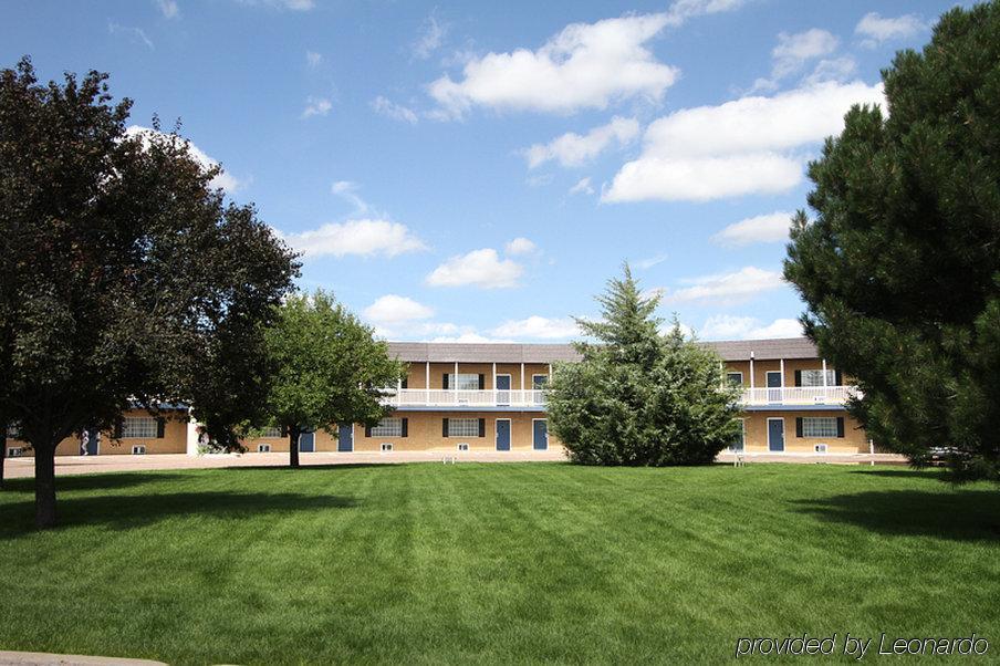Travelodge By Wyndham Stratton Exterior photo