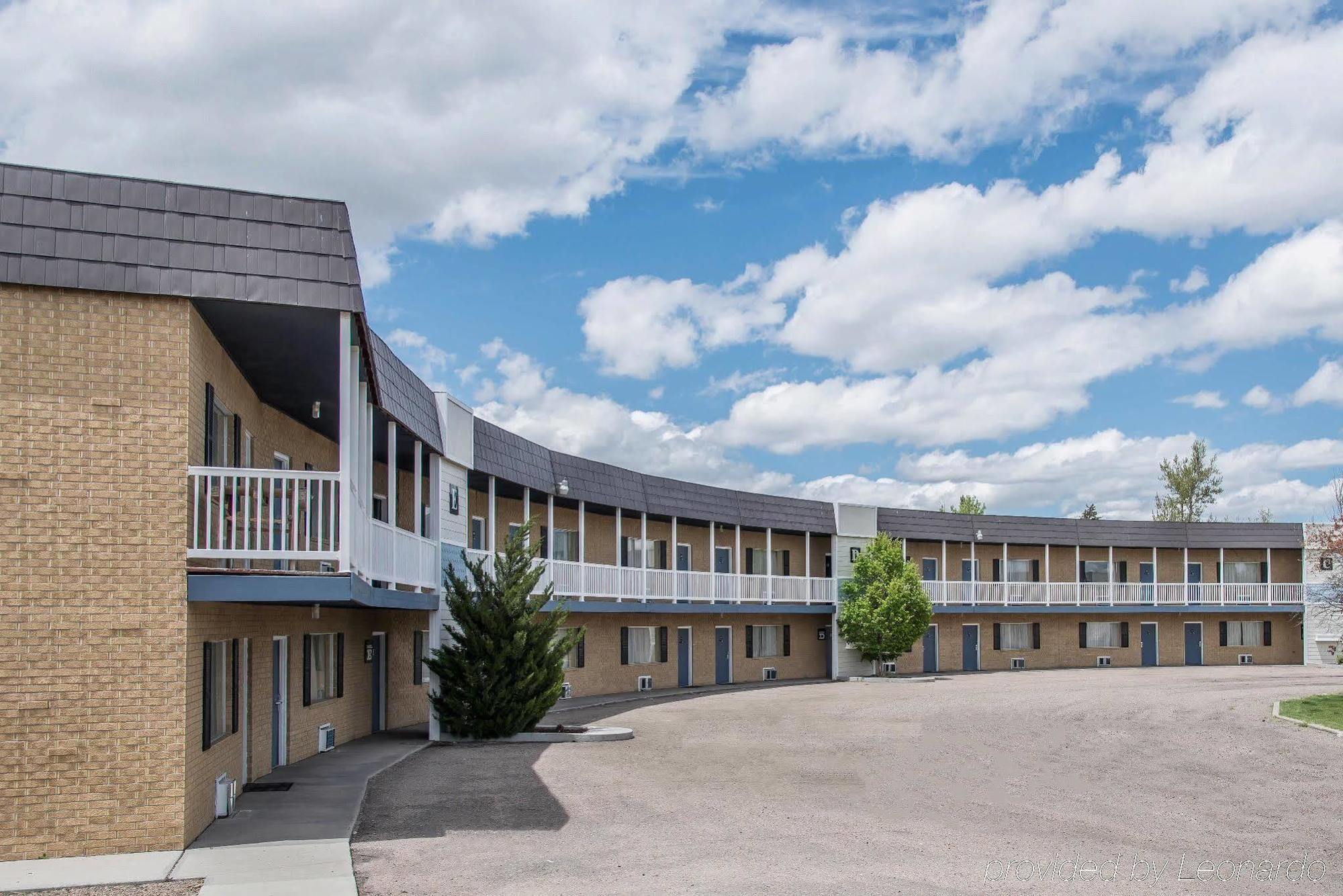 Travelodge By Wyndham Stratton Exterior photo